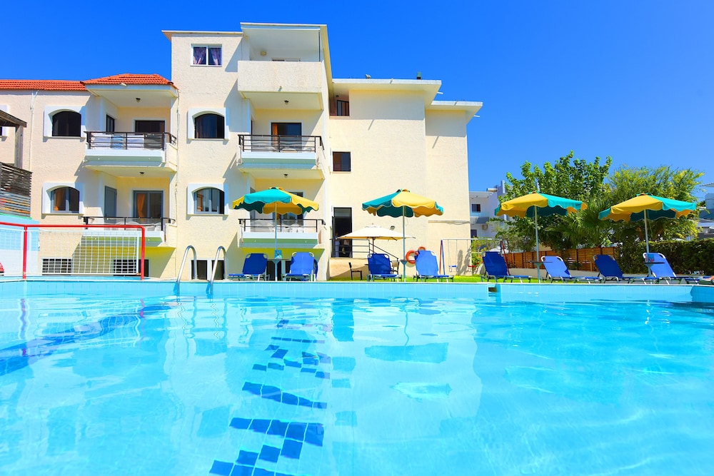 Anixis Hotel 8/52