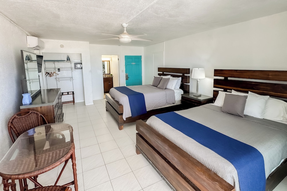 Room, King Bed, Beach Front، THE PALMS AT PELICAN COVE 2/10
