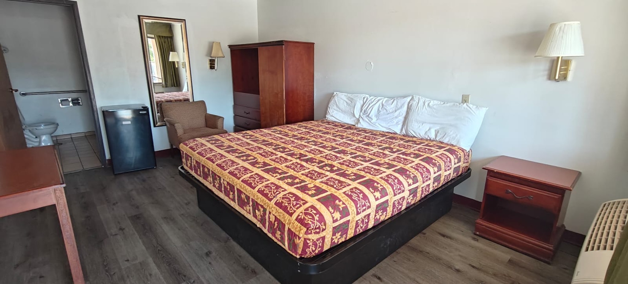 Albuquerque Inn Near Airport I 40 13/34