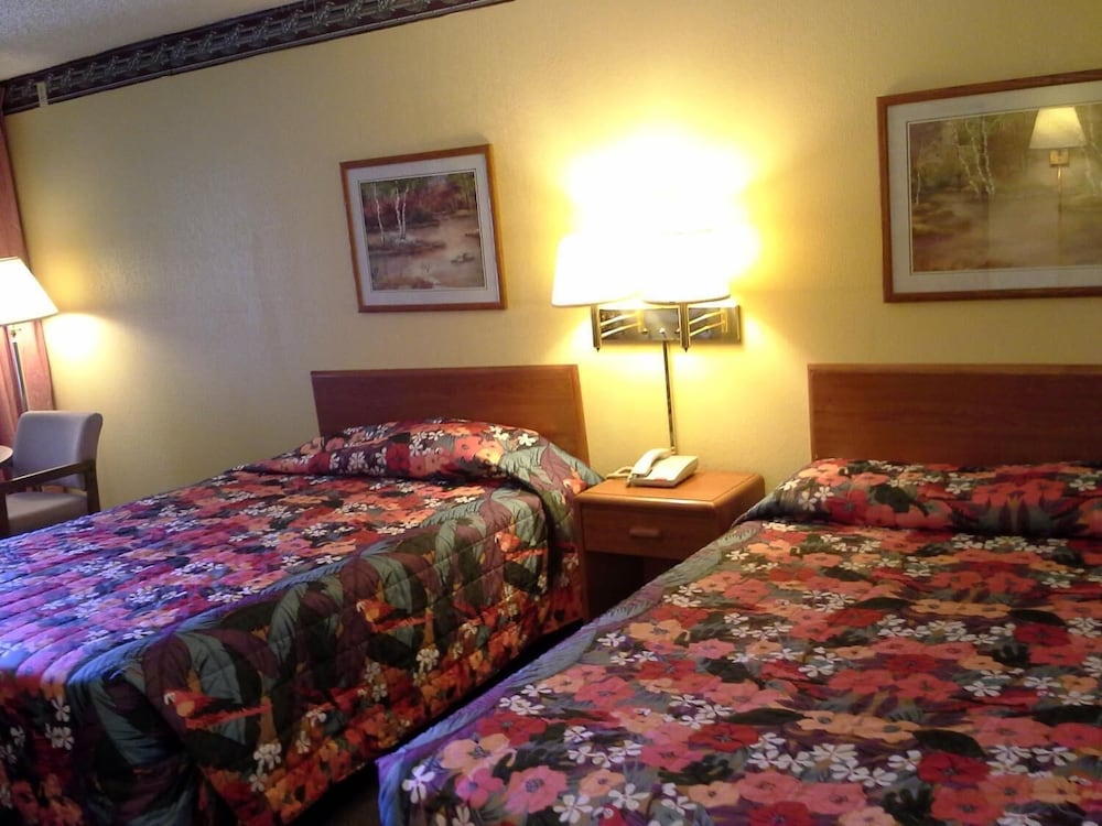 TRAVELODGE TULSA 5/17
