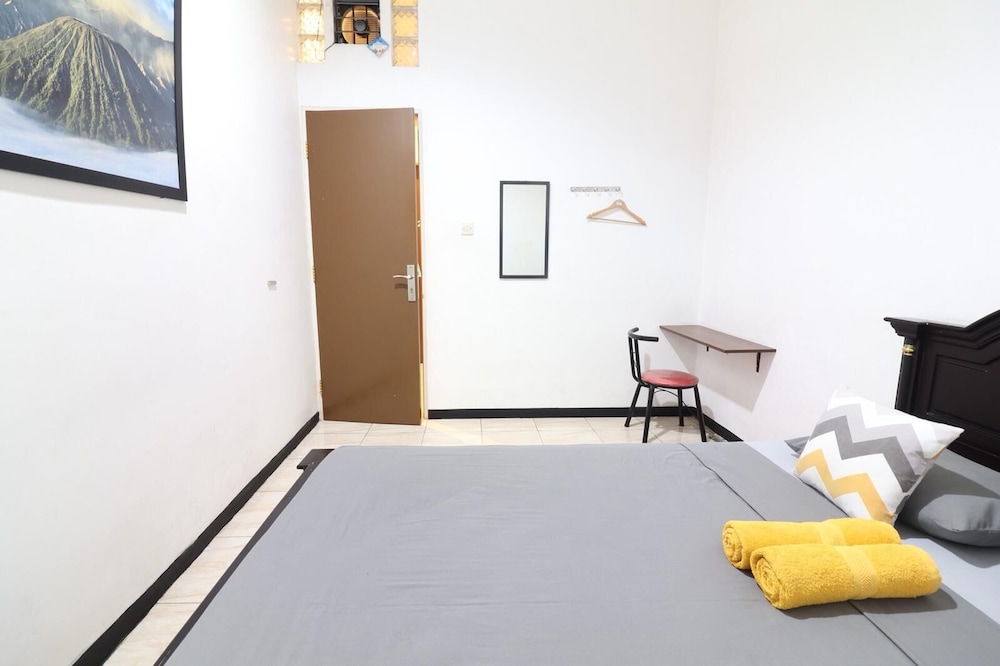 Mador Malang Dorm Hostel 10/32