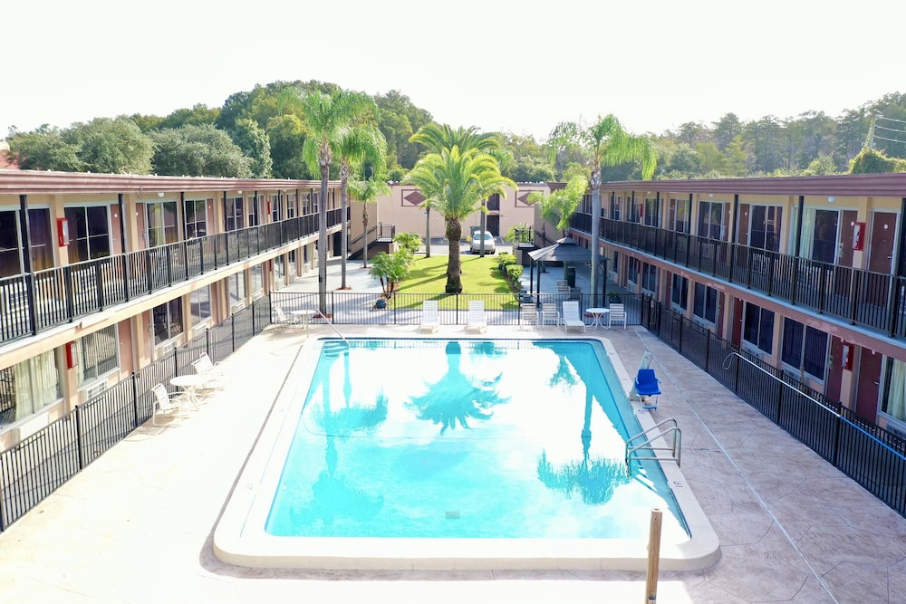 La Vista Inn 16/23