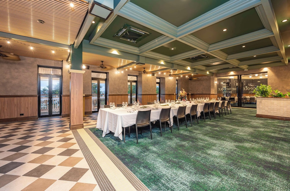 Oaks Townsville Metropole Hotel 33/69