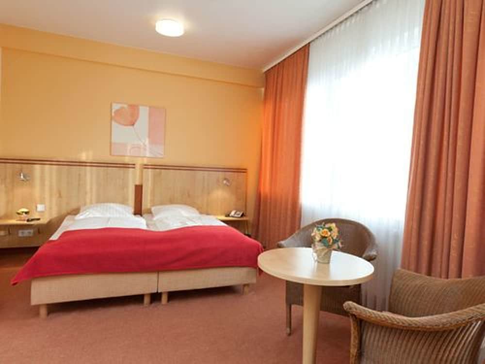 Hotel Imperial Hamburg 7/54