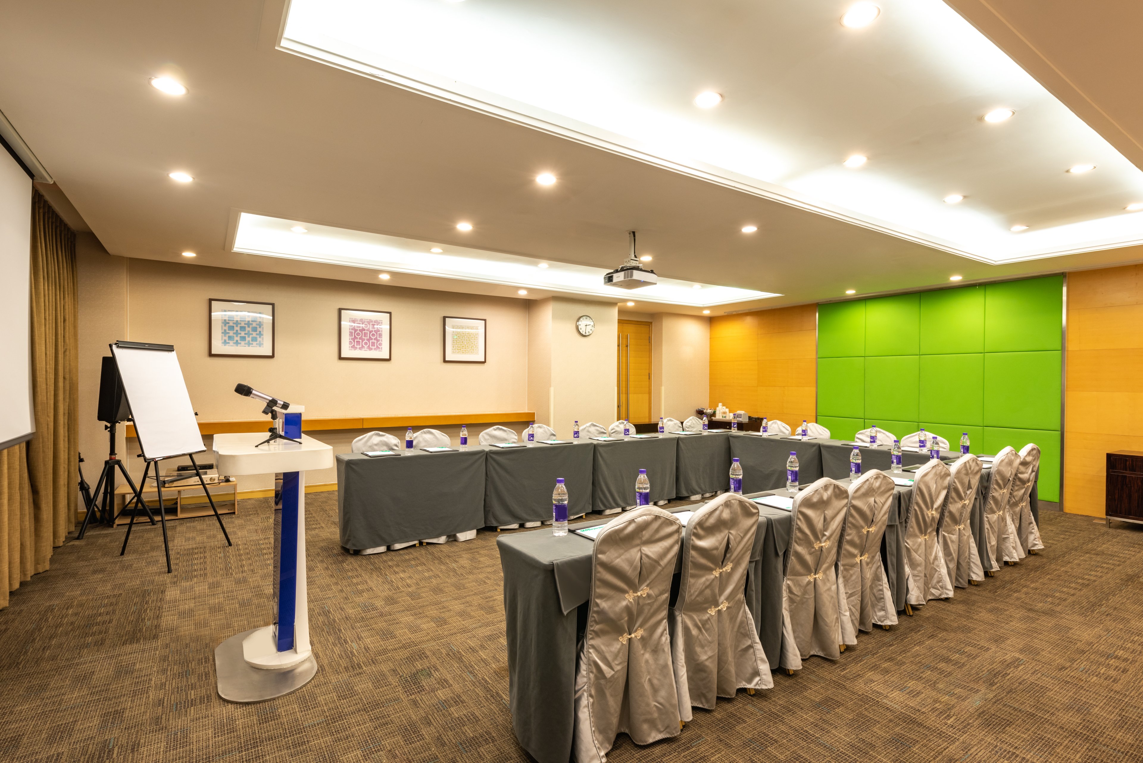 Holiday Inn Express Beijing Shangdi 39/50