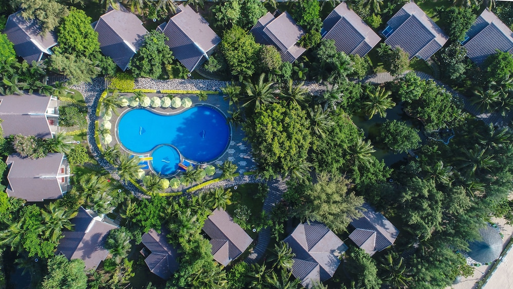 Carmelina Beach Resort 10/78