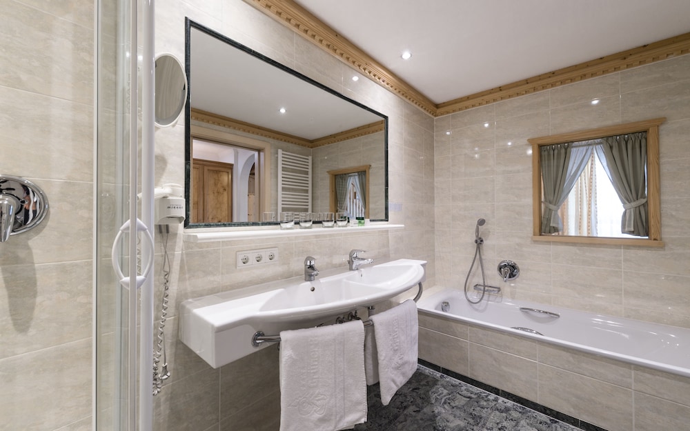 Grunerbaum Hotels 27/69