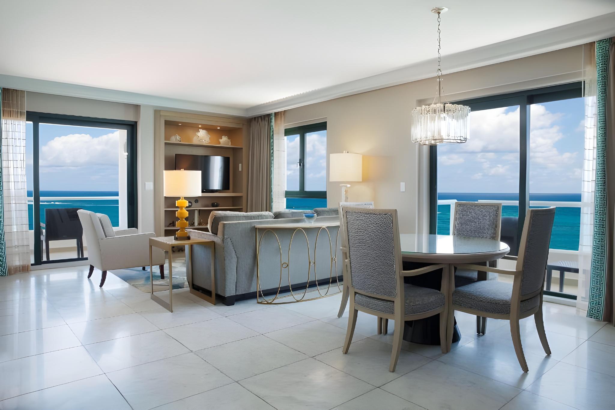 2 Bedrooms, Commodore, Suite, Ocean Front
