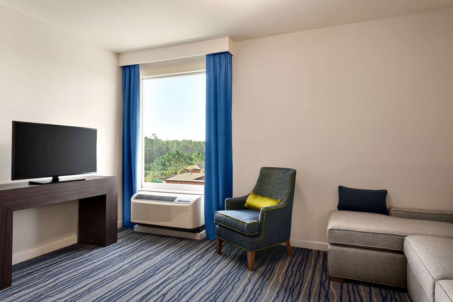 La Quinta Inn And Suites By Wyndham Orlando Idrive Theme Parks 27/50