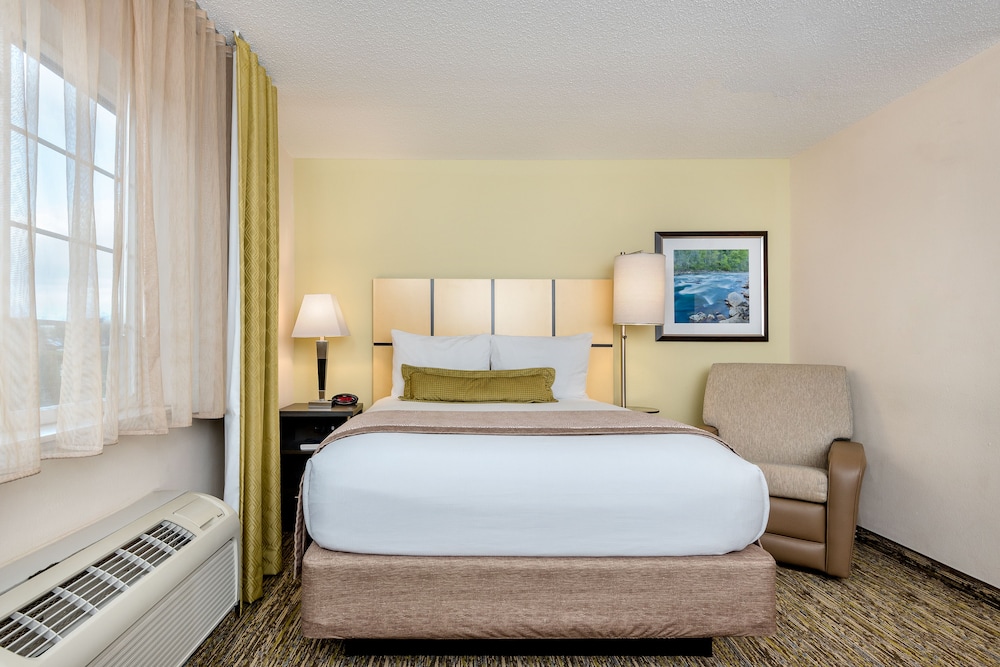Candlewood Suites Washington Dulles Sterling 8/50