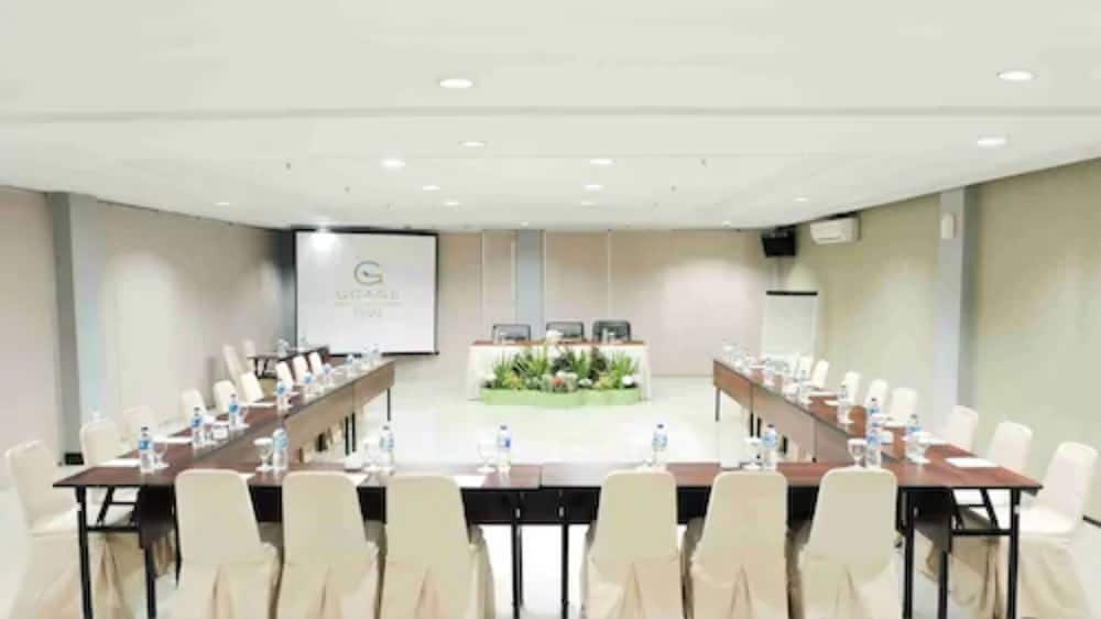 Grage Hotel Cirebon 60/71