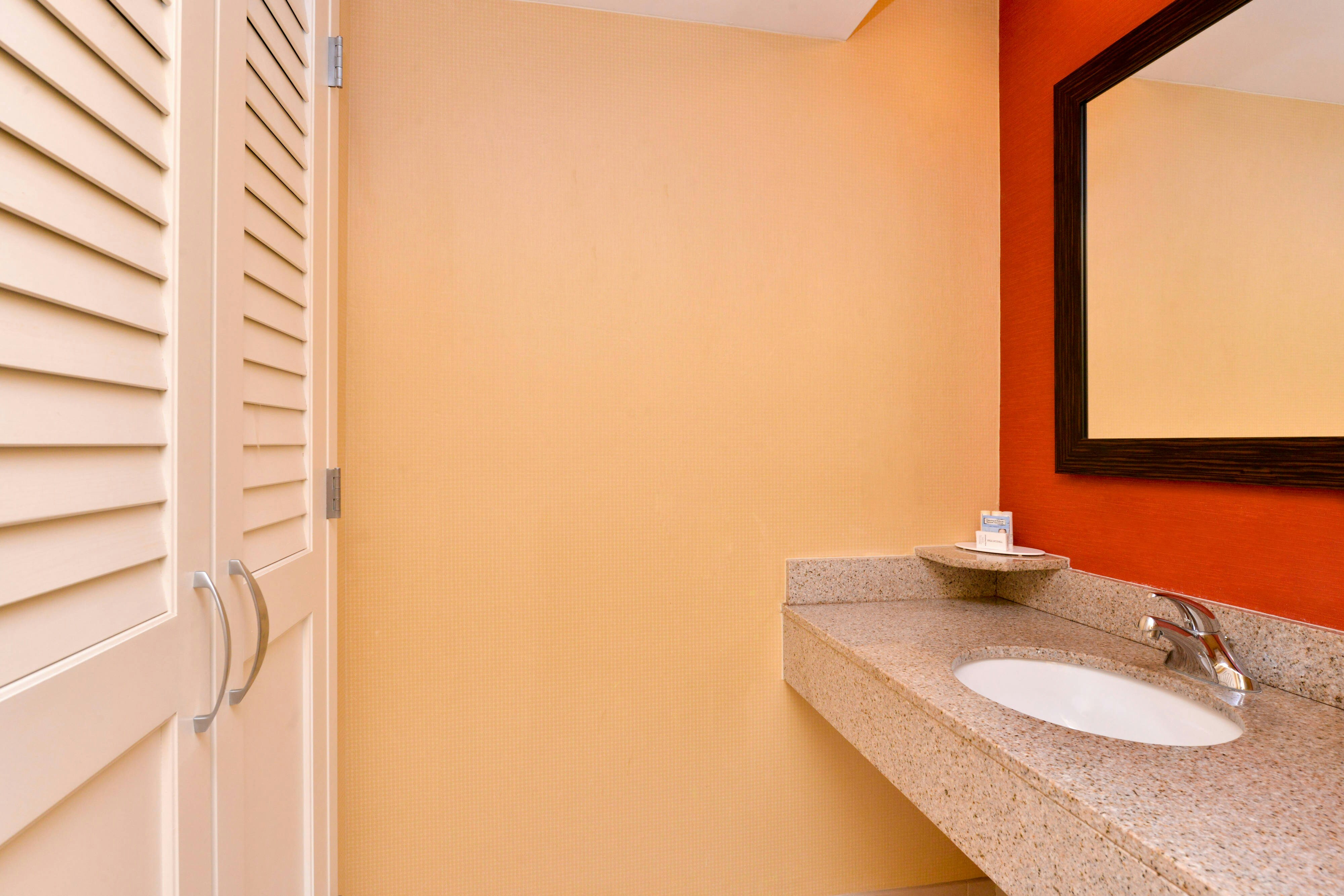 Courtyard by Marriott Tampa North/I-75 Fletcher 16/16