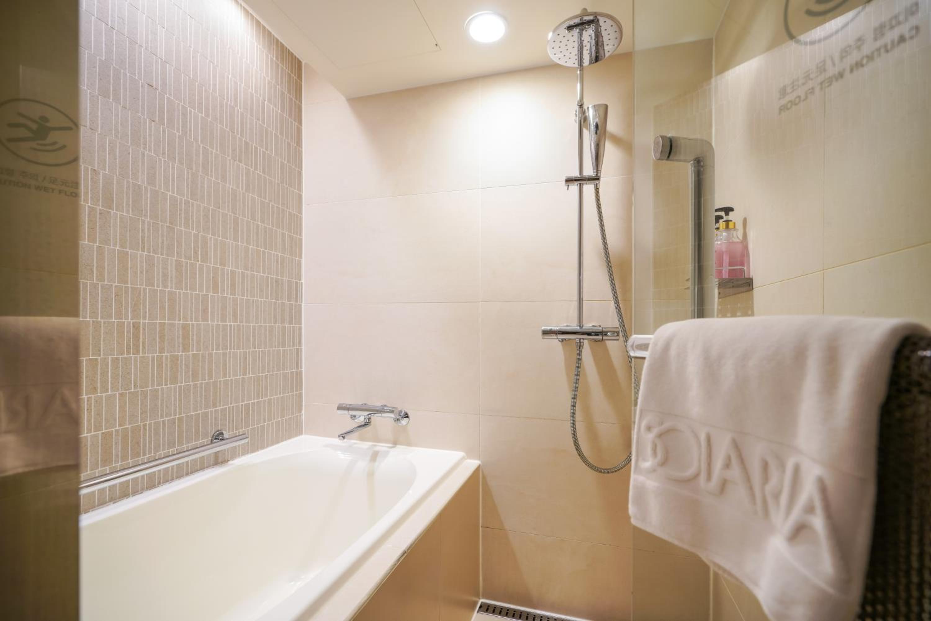 غرفة ثلاثية في طابق مرتفع، Solaria Nishitetsu Hotel Seoul Myeongdong 7/10