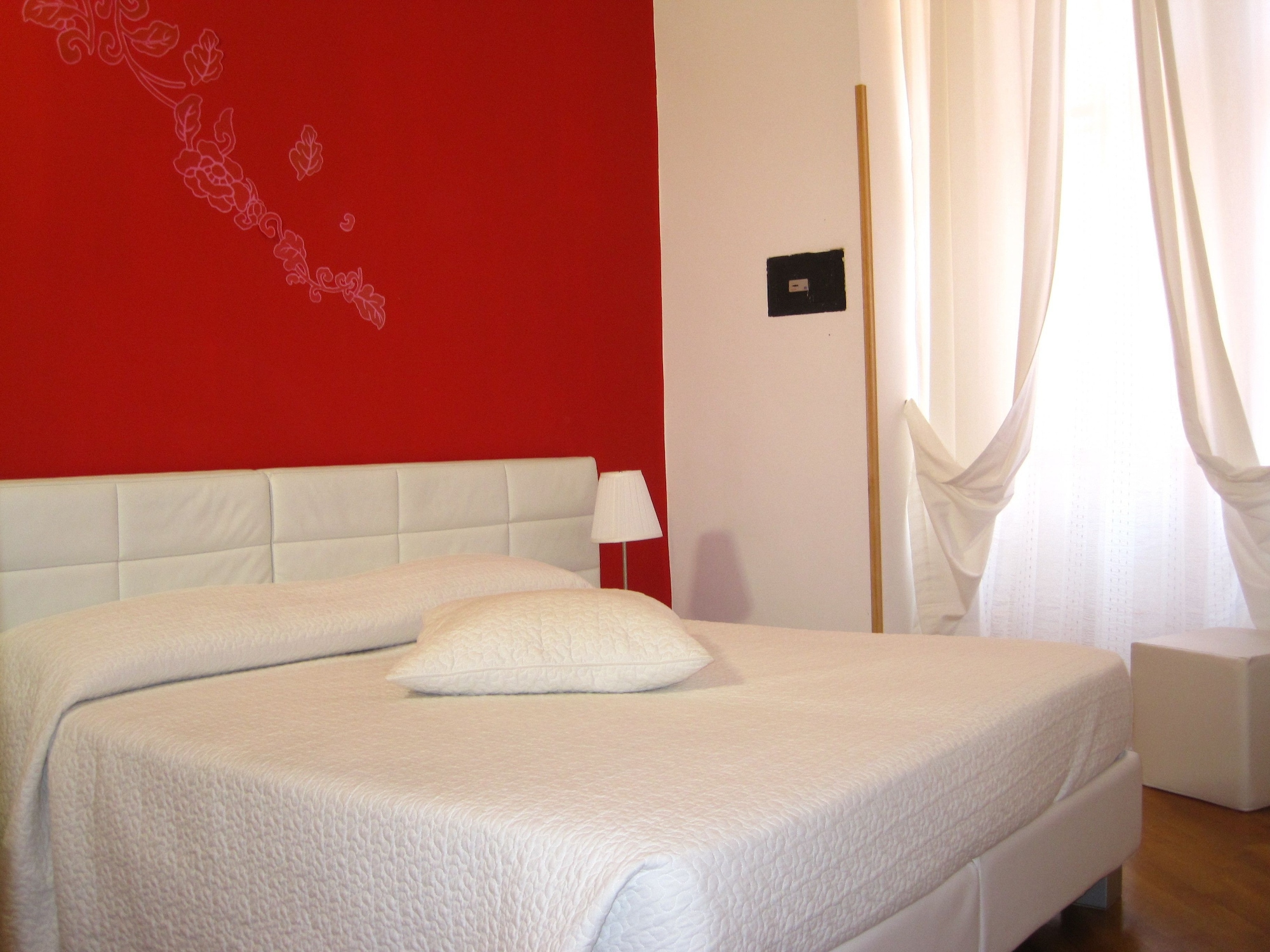 ROOM, QUADRUPLE