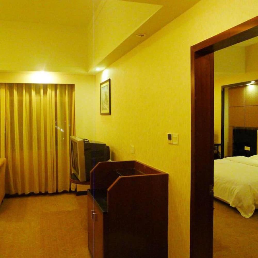 Junyue Hotel 15/19