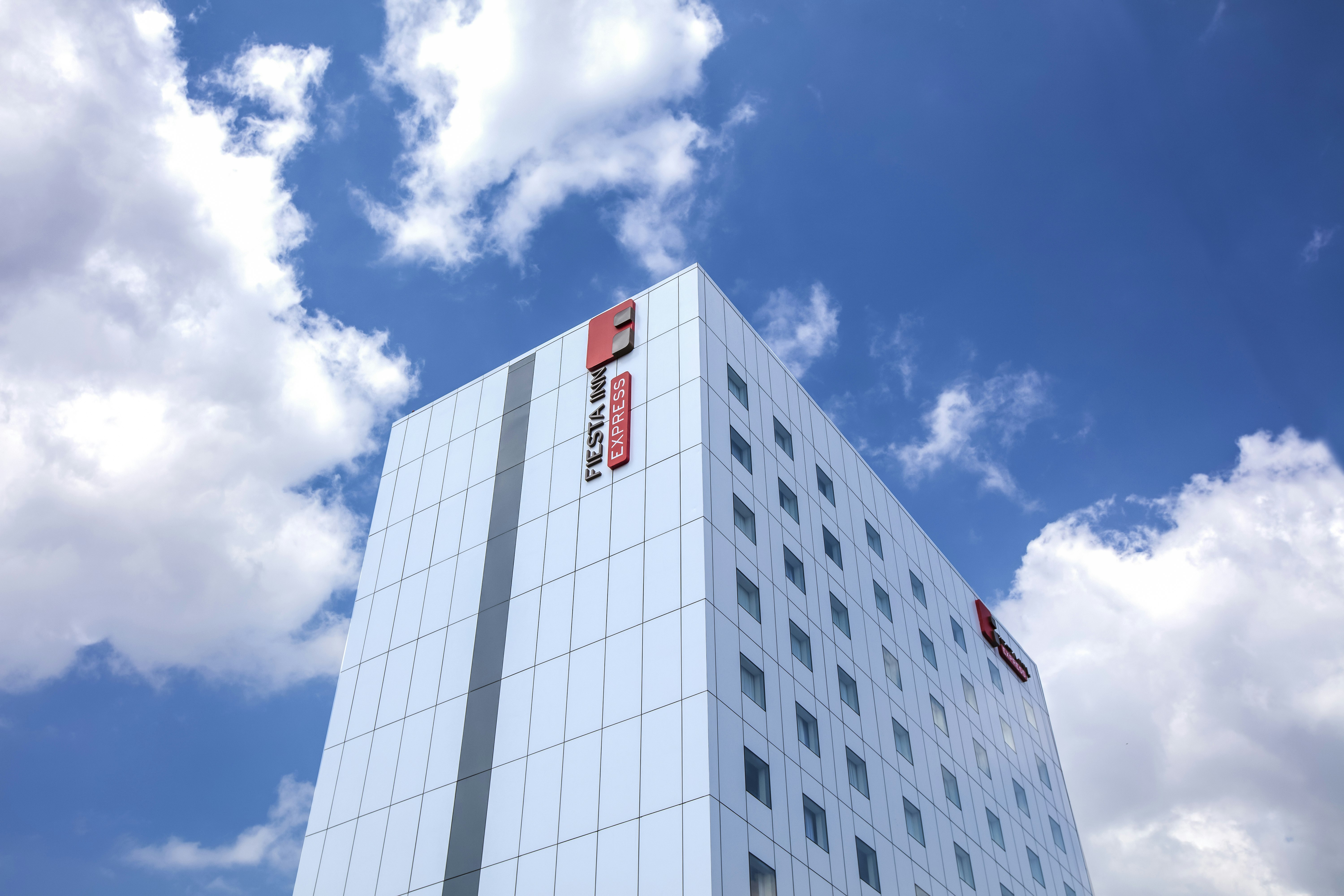 Fiesta Inn Express Monterrey Centro 3/57