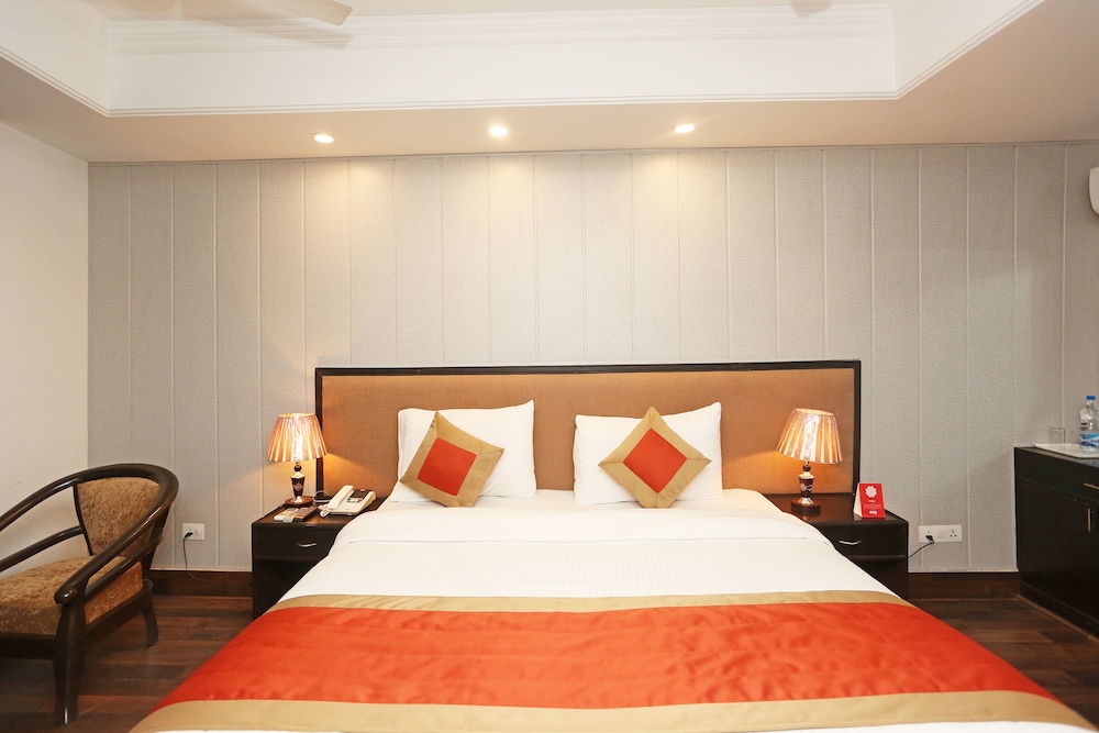 Oyo 11451 Hotel Auston 4/16