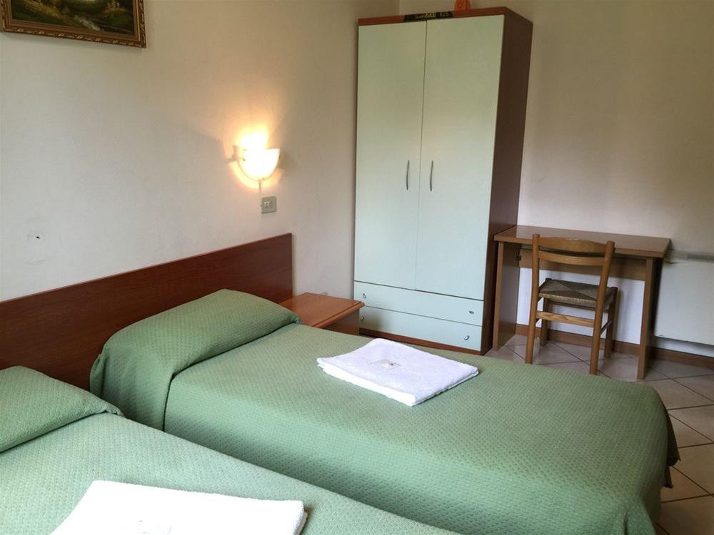 Hotel Adelchi 31/35