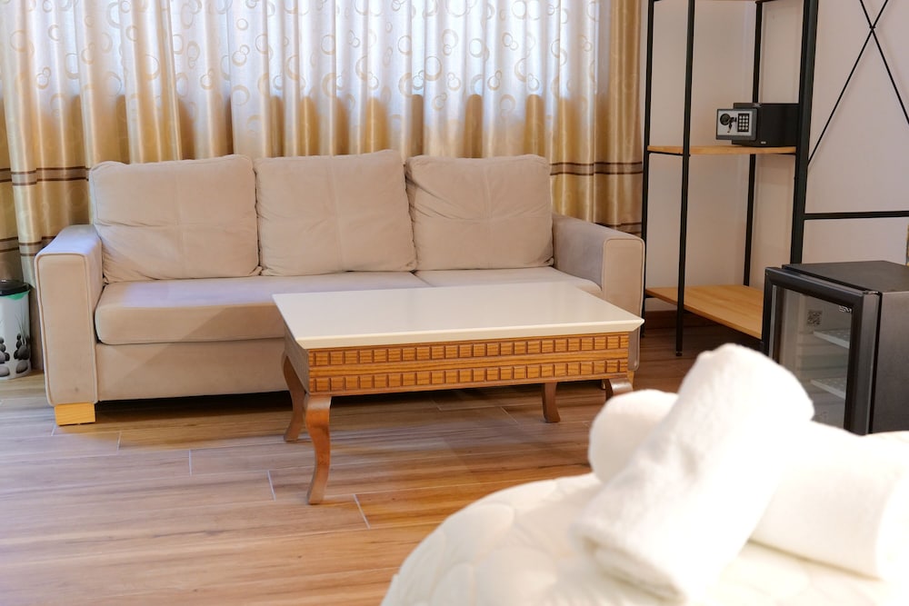 Oceanic Overview Suites 23/50