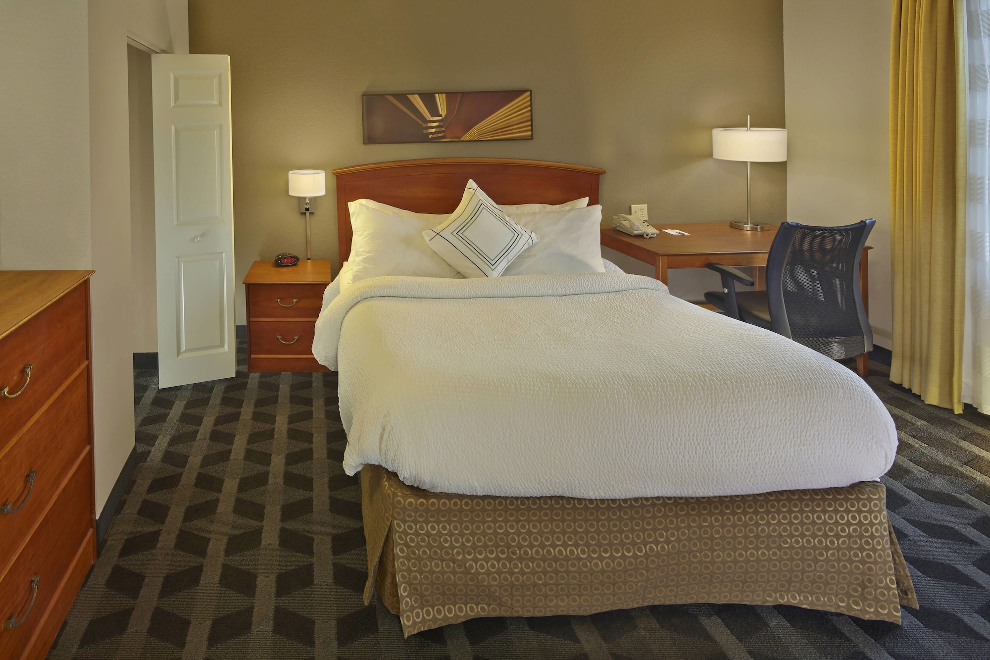 2 Bedrooms, Suite