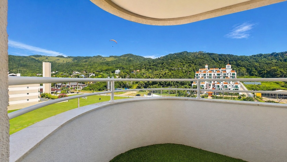Hotel Praia Brava 56/62