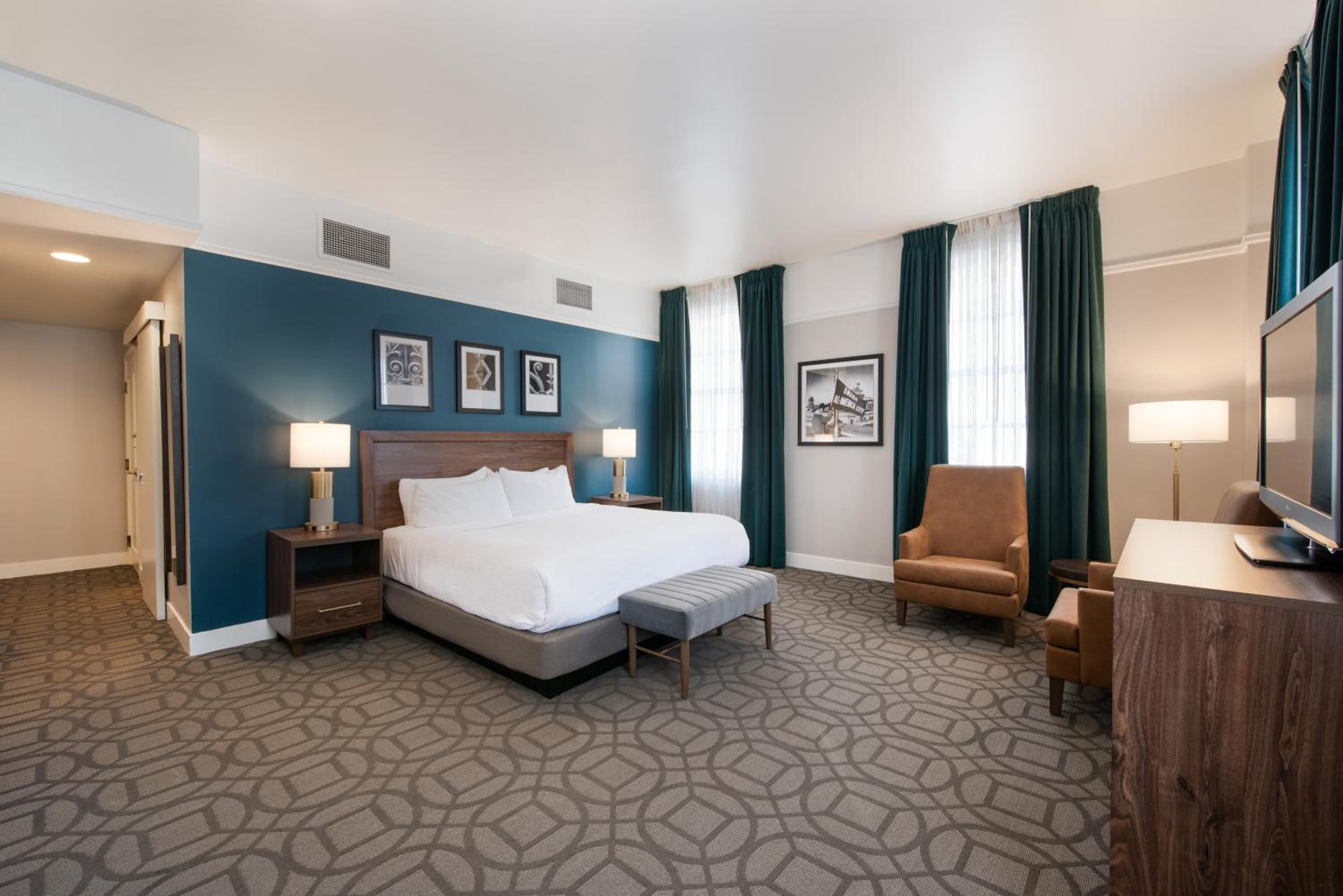 Executive, Suite, Corner