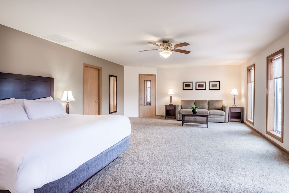 Holiday Inn Express Wisconsin Dells 26/69