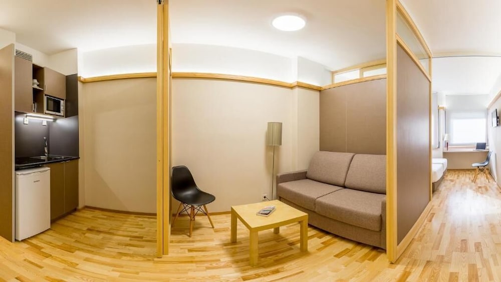 Bonanova Suite 42/58