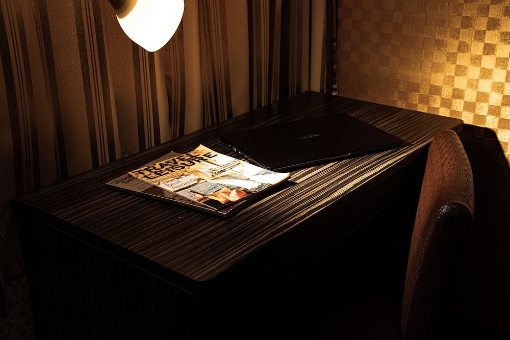 West Hotel 32/55