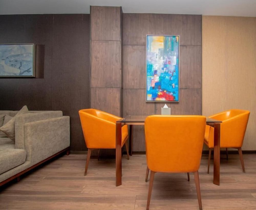 Golden Hotel & Suites 36/50