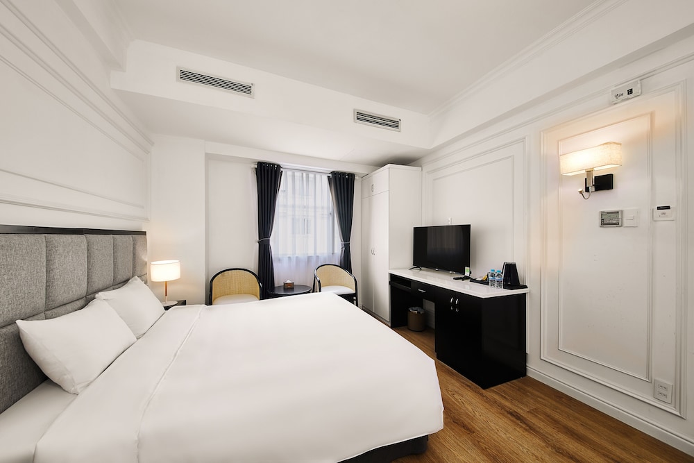 Kin Hotel Ly Tu Trong 13/49