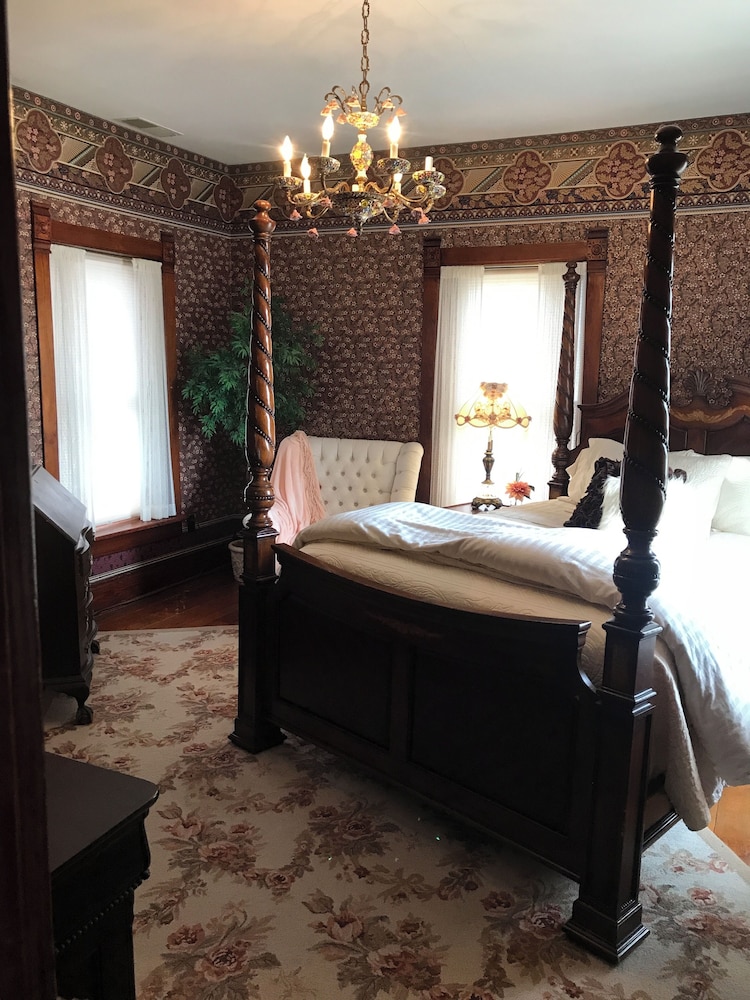 Nauvoo Grand Bed and Breakfast 14/51