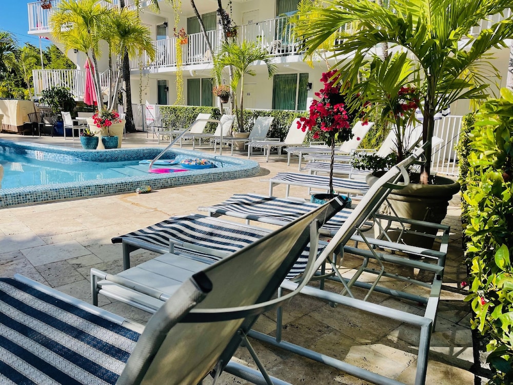 Ocean Mile Hotel 53/65