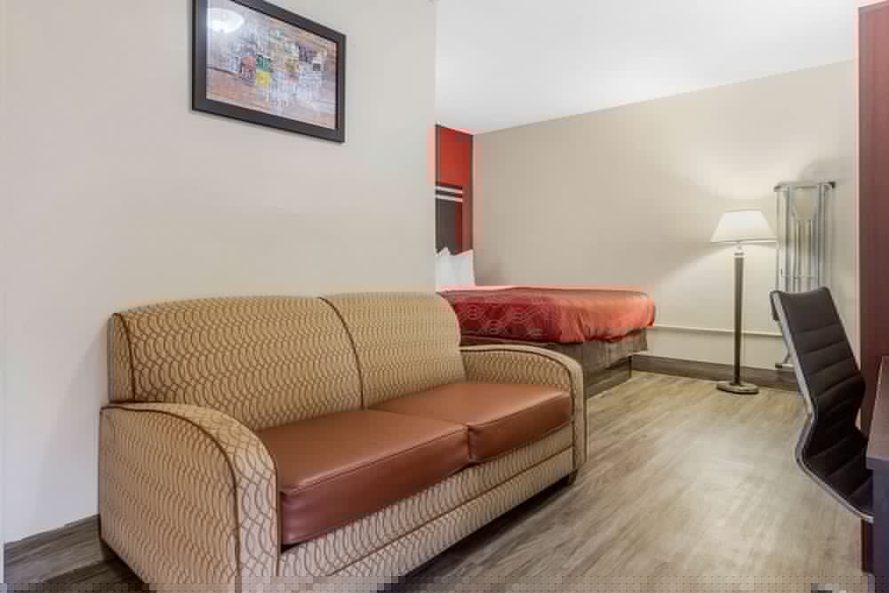 Econo Lodge Columbia Fort Jackson 23/28