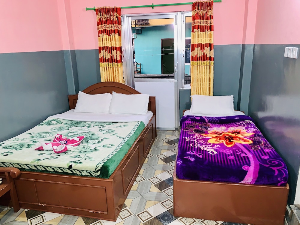 Mount Blue Tourist Hostel 9/23