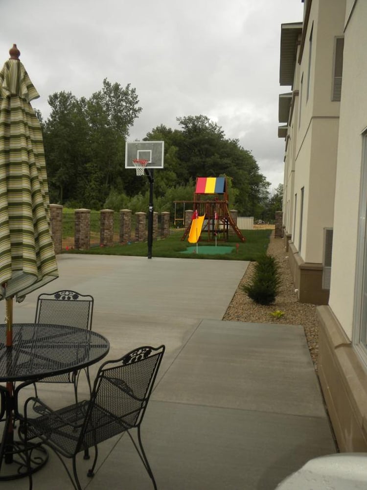 GrandStay Residential Suites Hotel 54/56