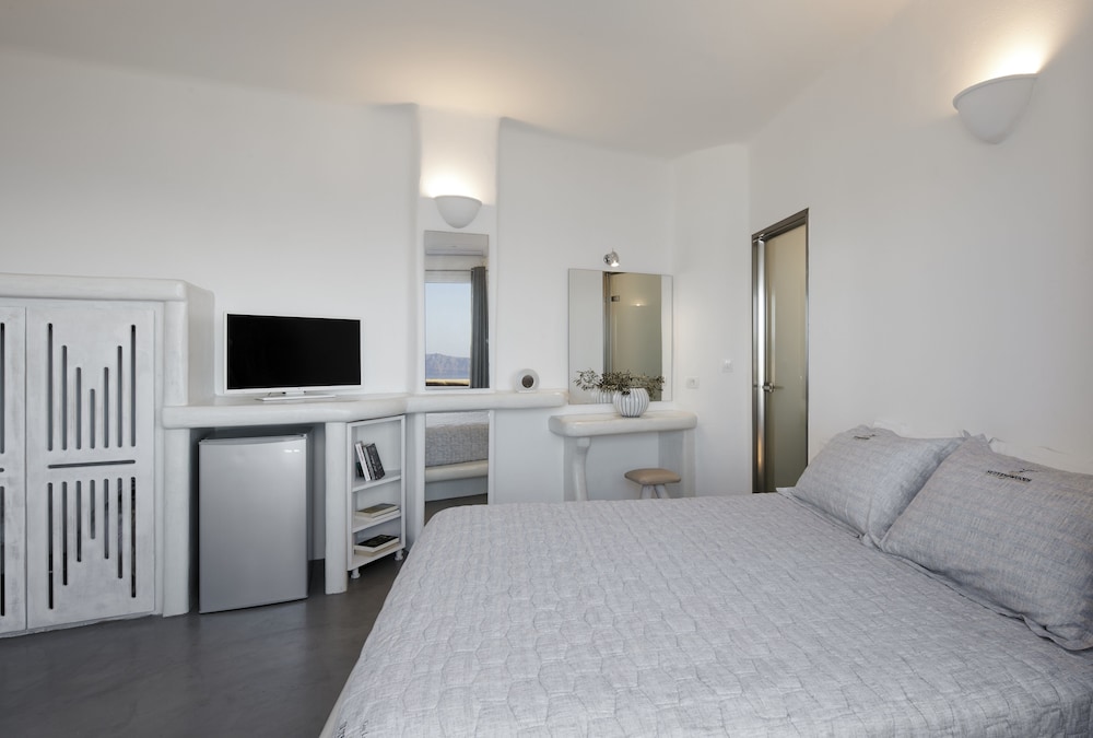Suites of the Gods Cave Spa Hotel 24/50