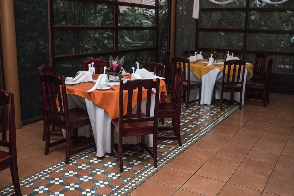 ANINGA LODGE 43/58