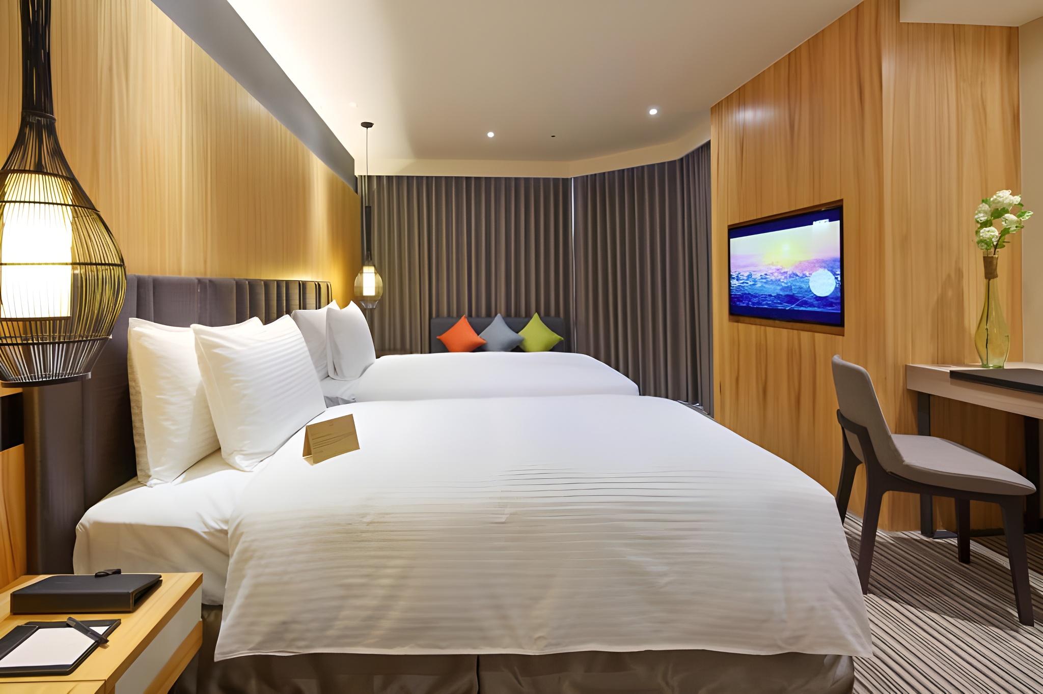 Superior, Twin Beds, No Window