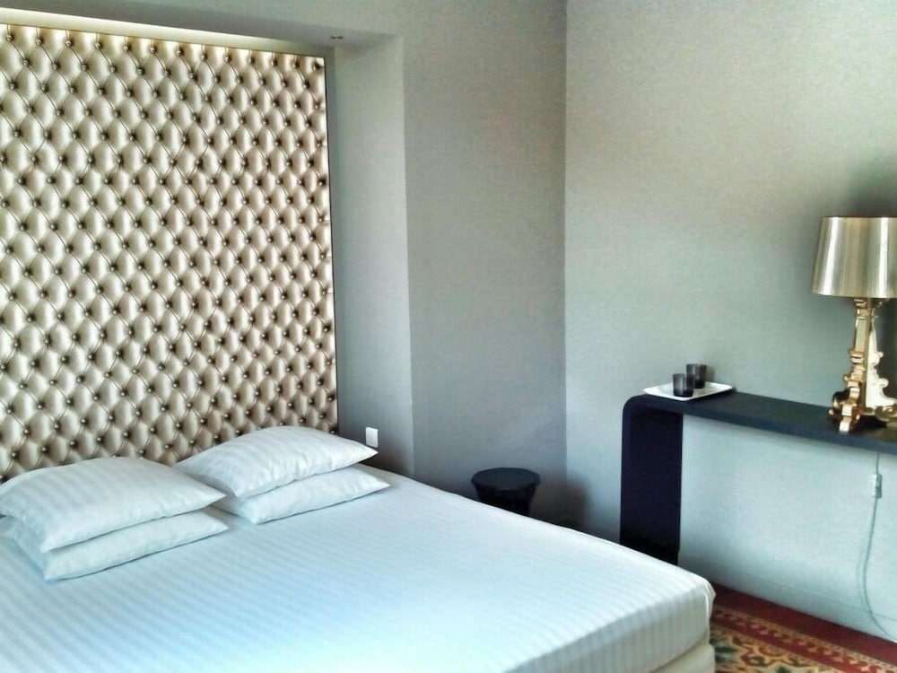 SUPERIOR, DOUBLE BED, PRIVATE BATHROOM