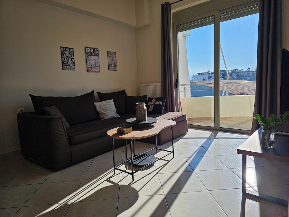 Pilotlux Apartments 8/16