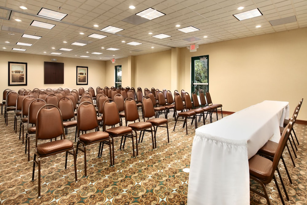 Home2 Suites by Hilton St. Charles St.Louis 34/38