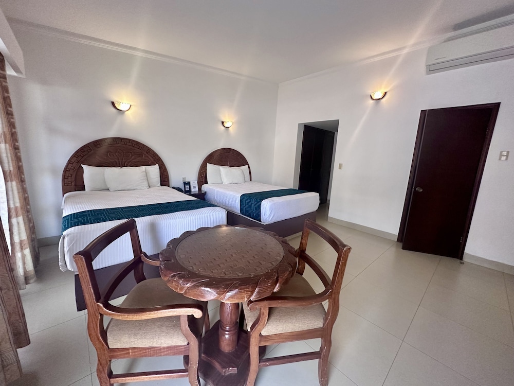 InHouse Select Hacienda Tres Rios 27/70