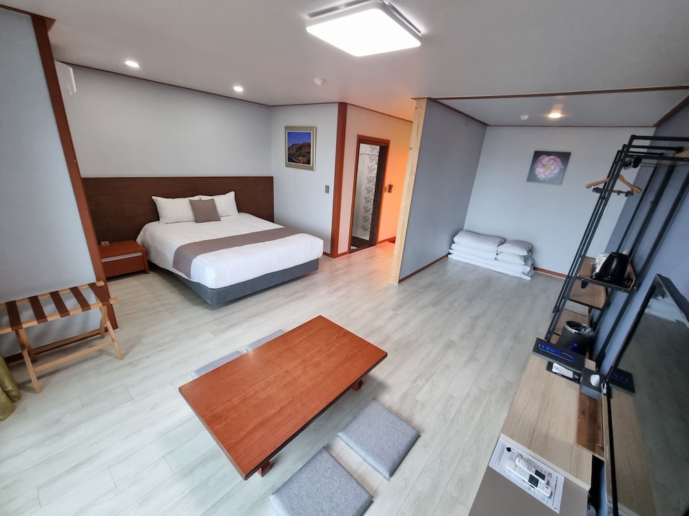 Sea Cliff Hotel Jeju 36/69