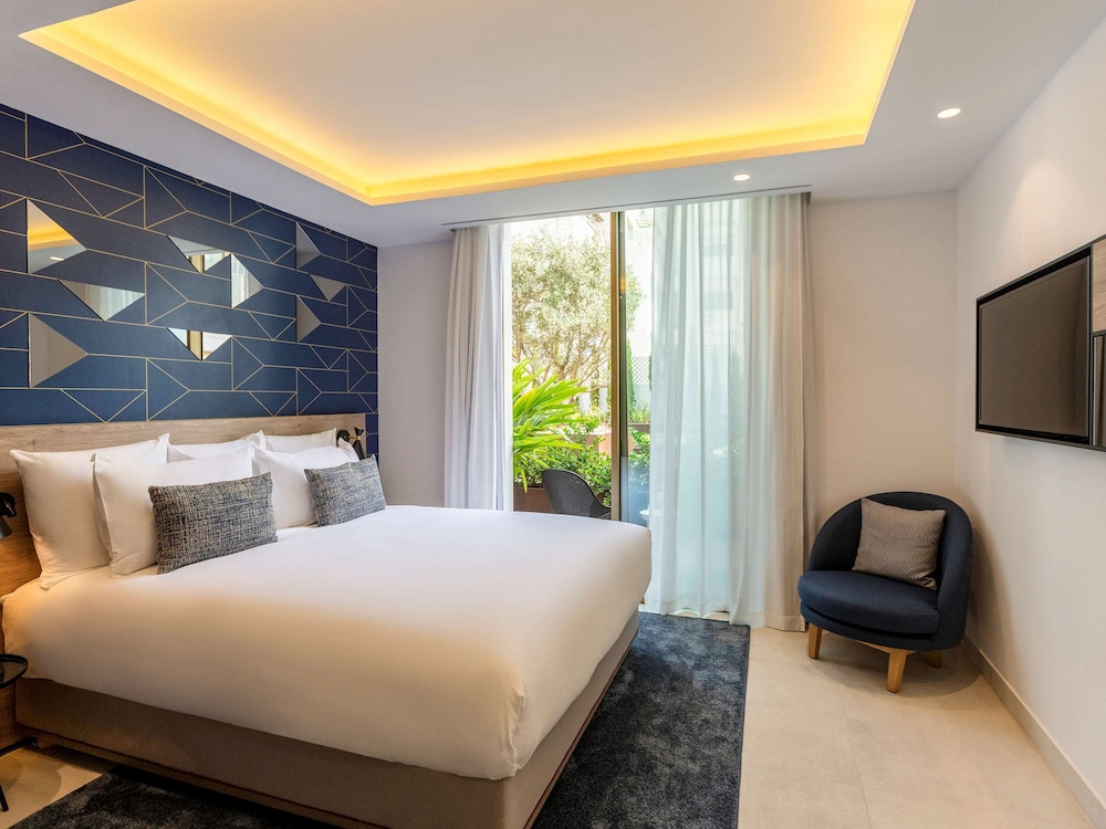 2 BEDROOMS, APARTMENT