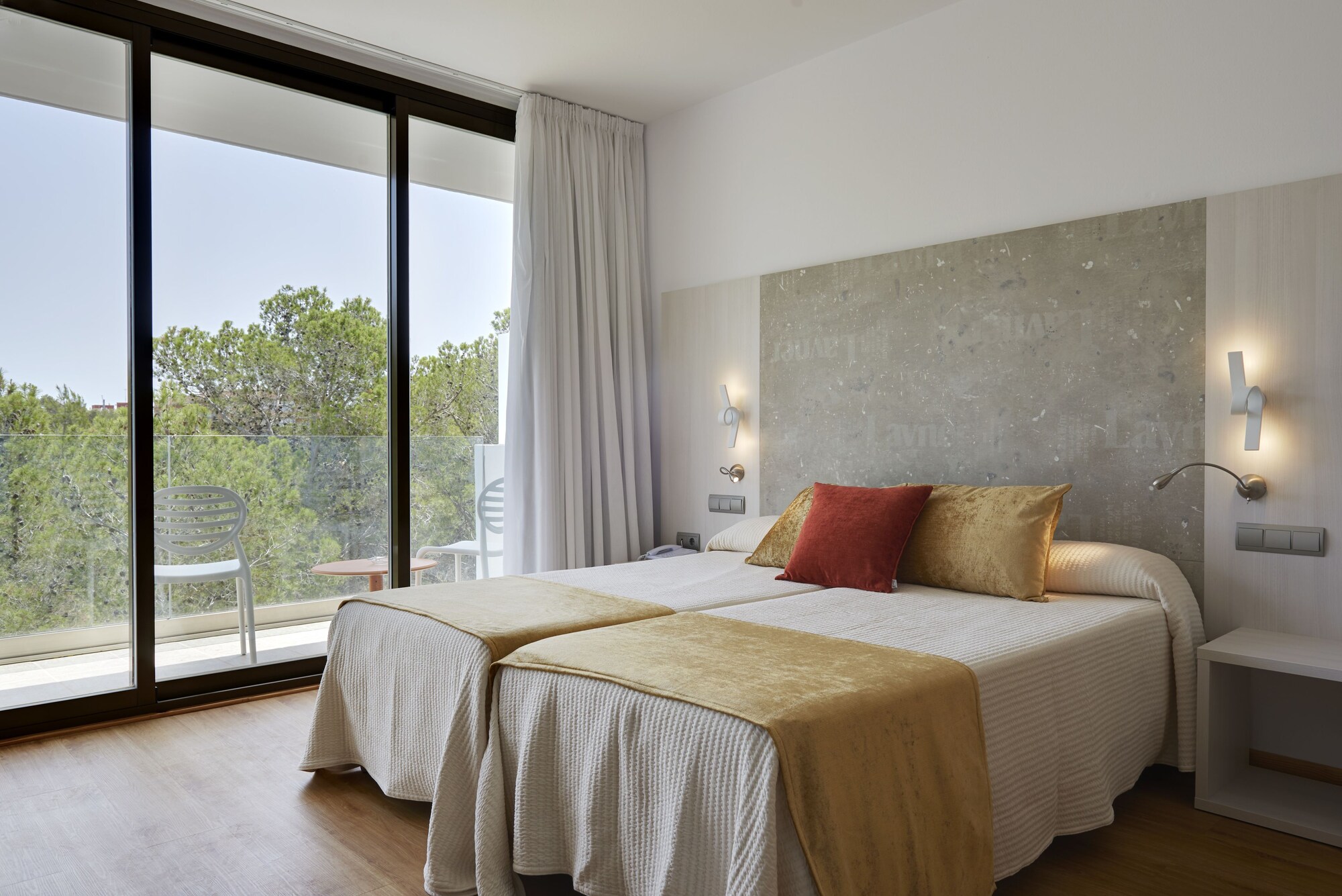 STANDARD, TWIN BEDS