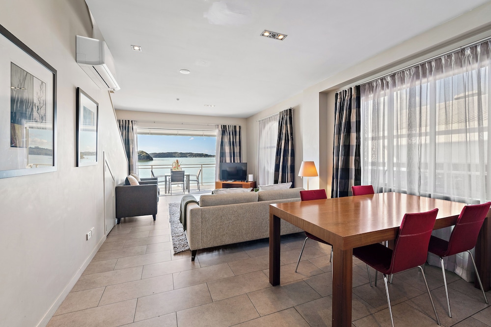The Waterfront Suites Heritage Collection 31/50