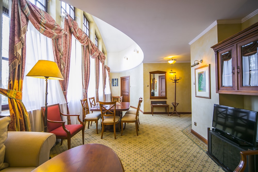 HOTEL OPERA 26/44