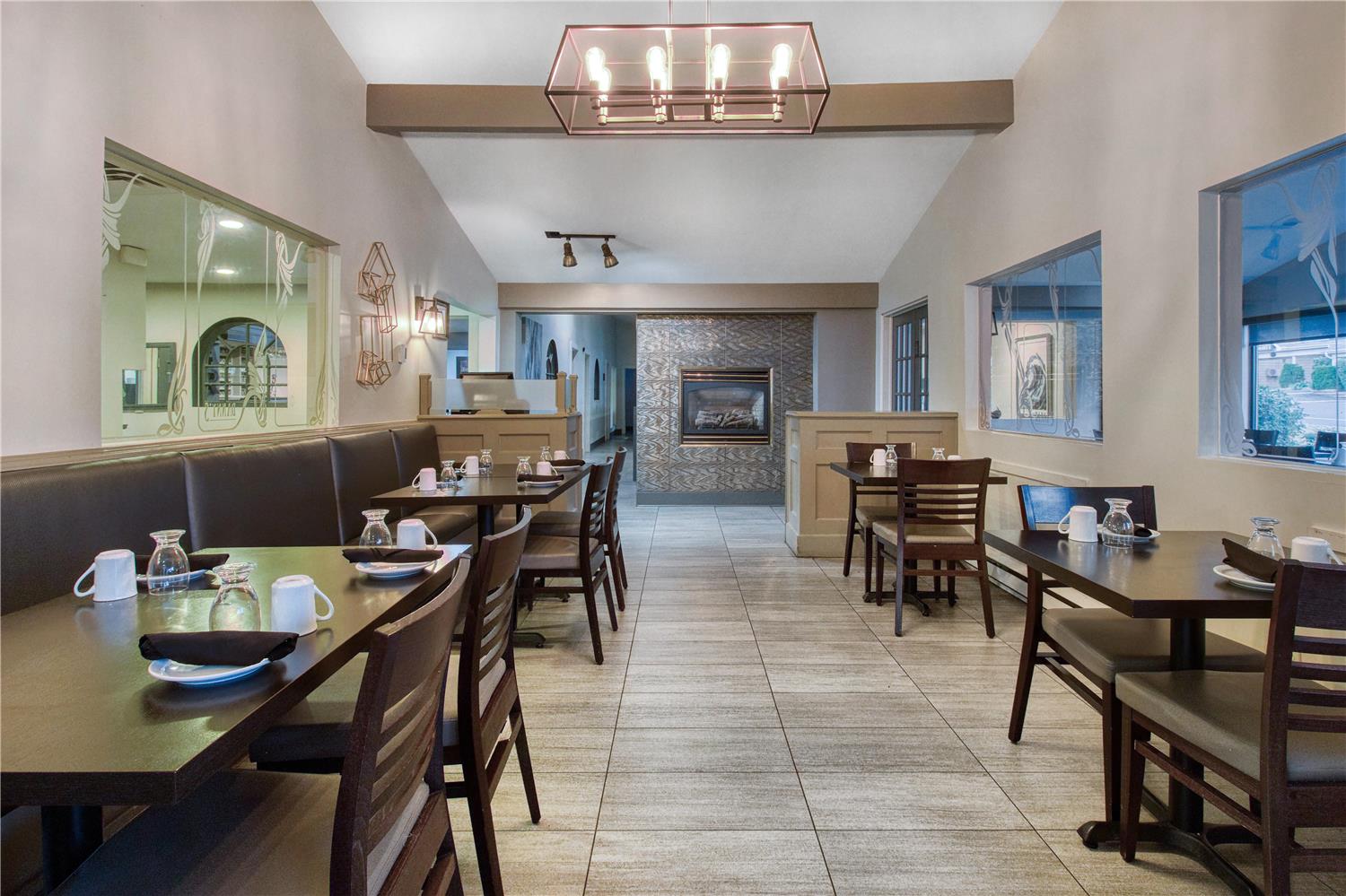 Dannys Hotel Suites Surestay Collection By Best Western 31/47