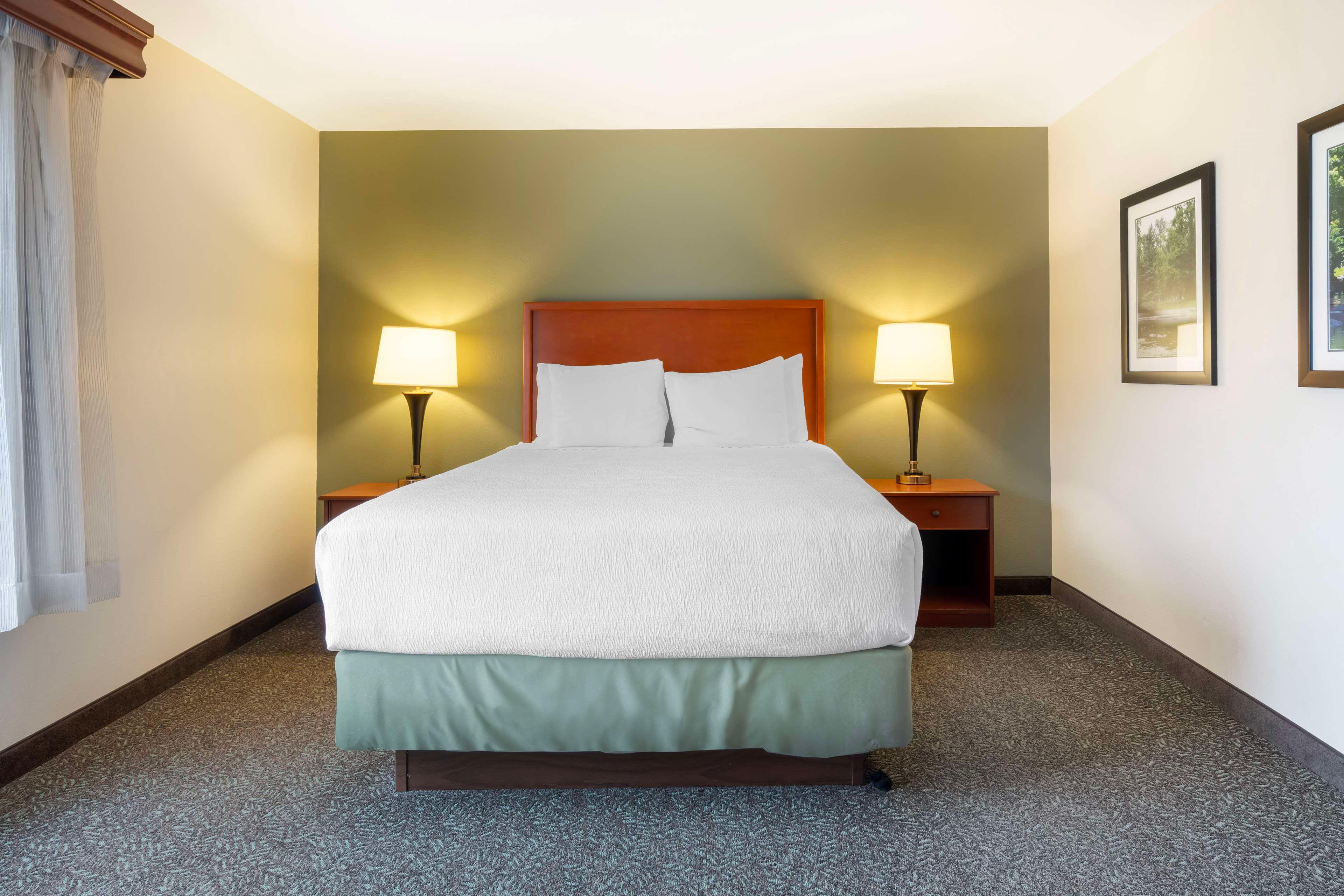 Room, 2 Queen Beds, with Extra Queen Bed